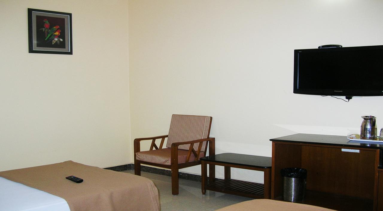 Athidhi Residency Hotel Tirupati Buitenkant foto
