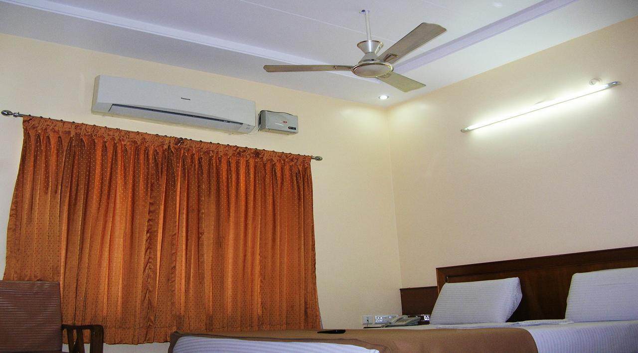 Athidhi Residency Hotel Tirupati Buitenkant foto