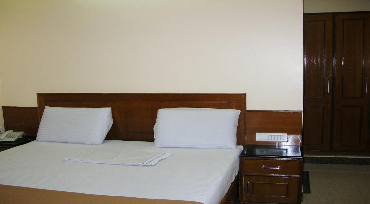 Athidhi Residency Hotel Tirupati Buitenkant foto