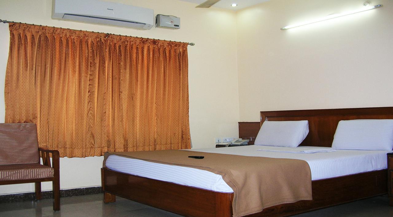 Athidhi Residency Hotel Tirupati Buitenkant foto